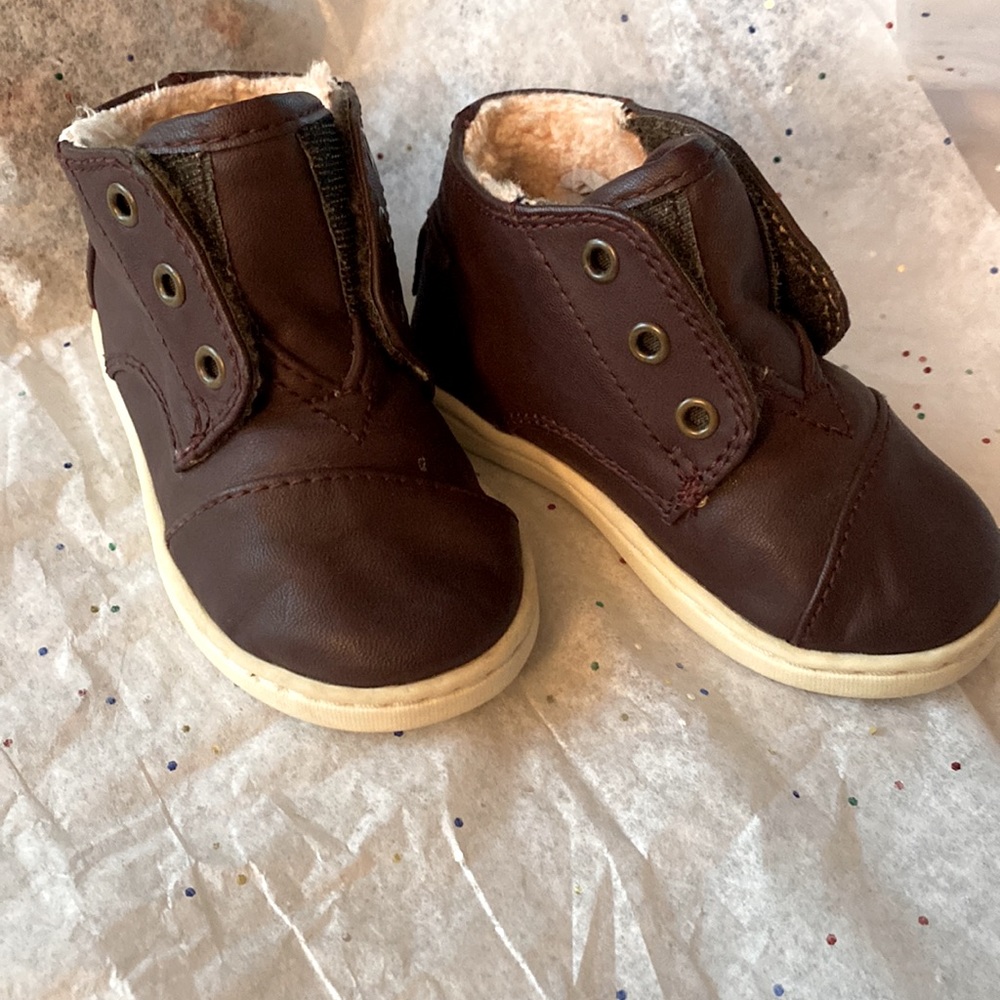 Toms Leather boots 5T